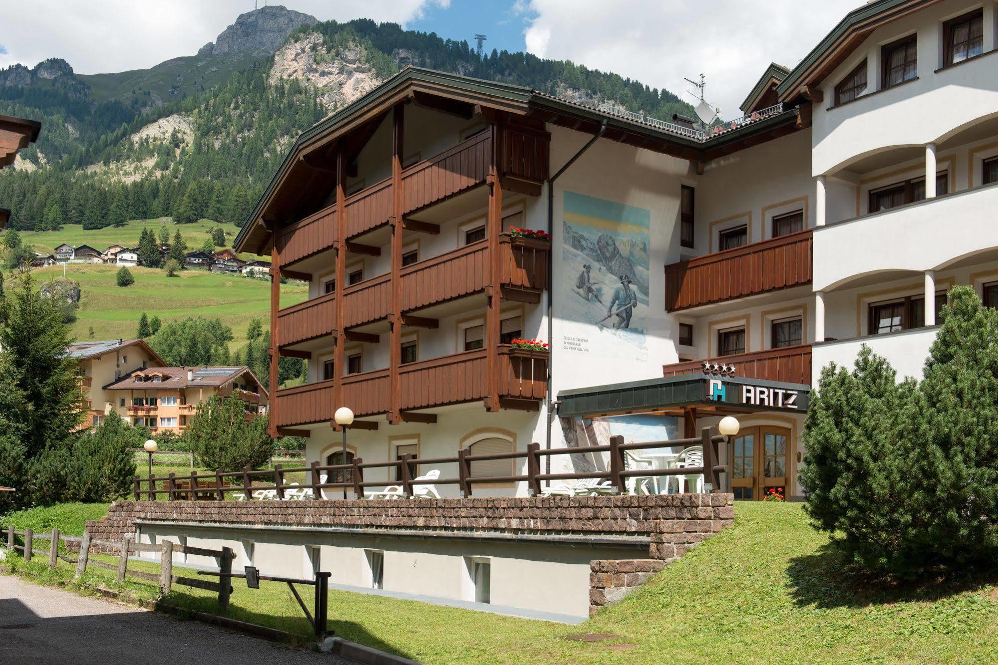 Hotel Garni Aritz Campitello di Fassa Exterior foto