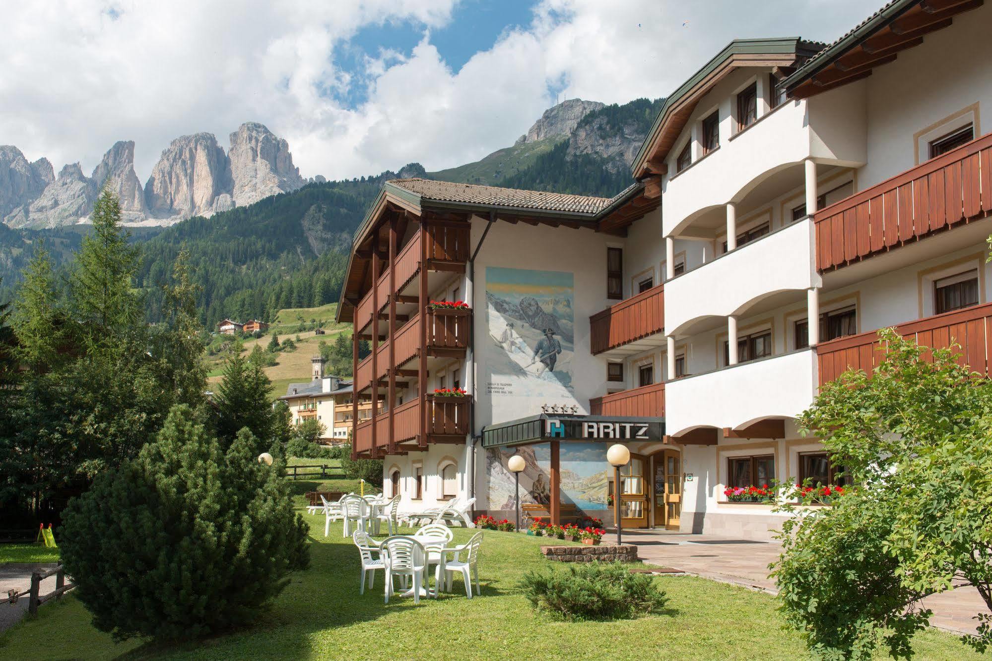 Hotel Garni Aritz Campitello di Fassa Exterior foto