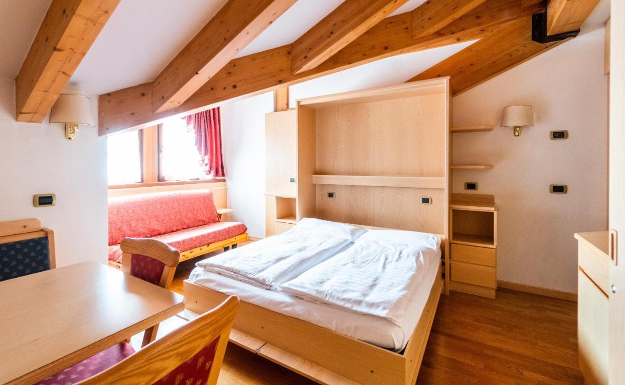 Hotel Garni Aritz Campitello di Fassa Exterior foto