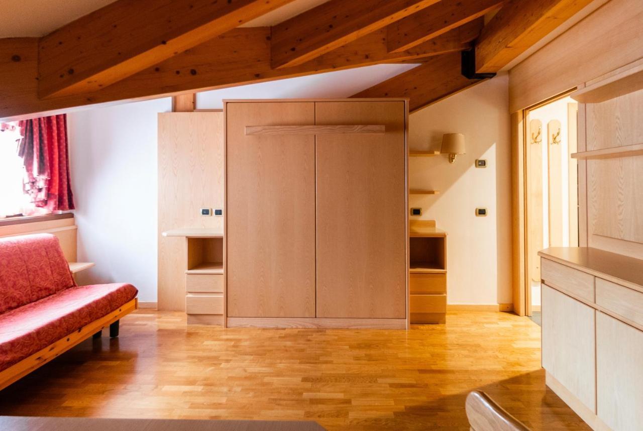 Hotel Garni Aritz Campitello di Fassa Exterior foto